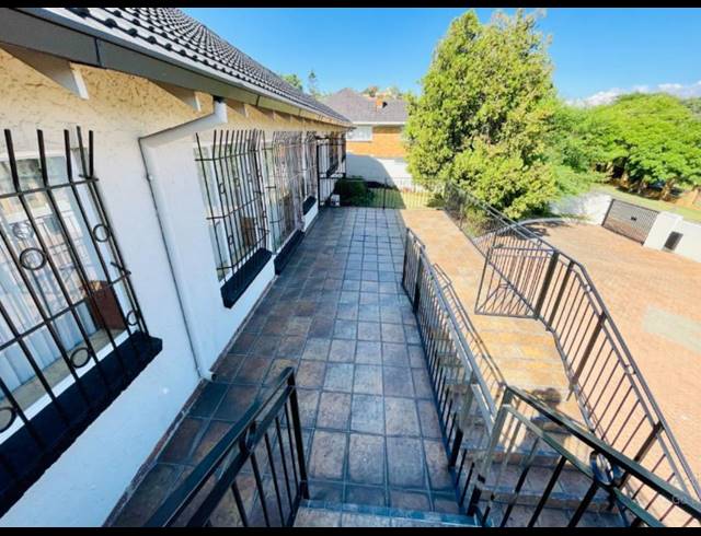 5 BEDROOM HOUSE FOR SALE IN LINMEYER